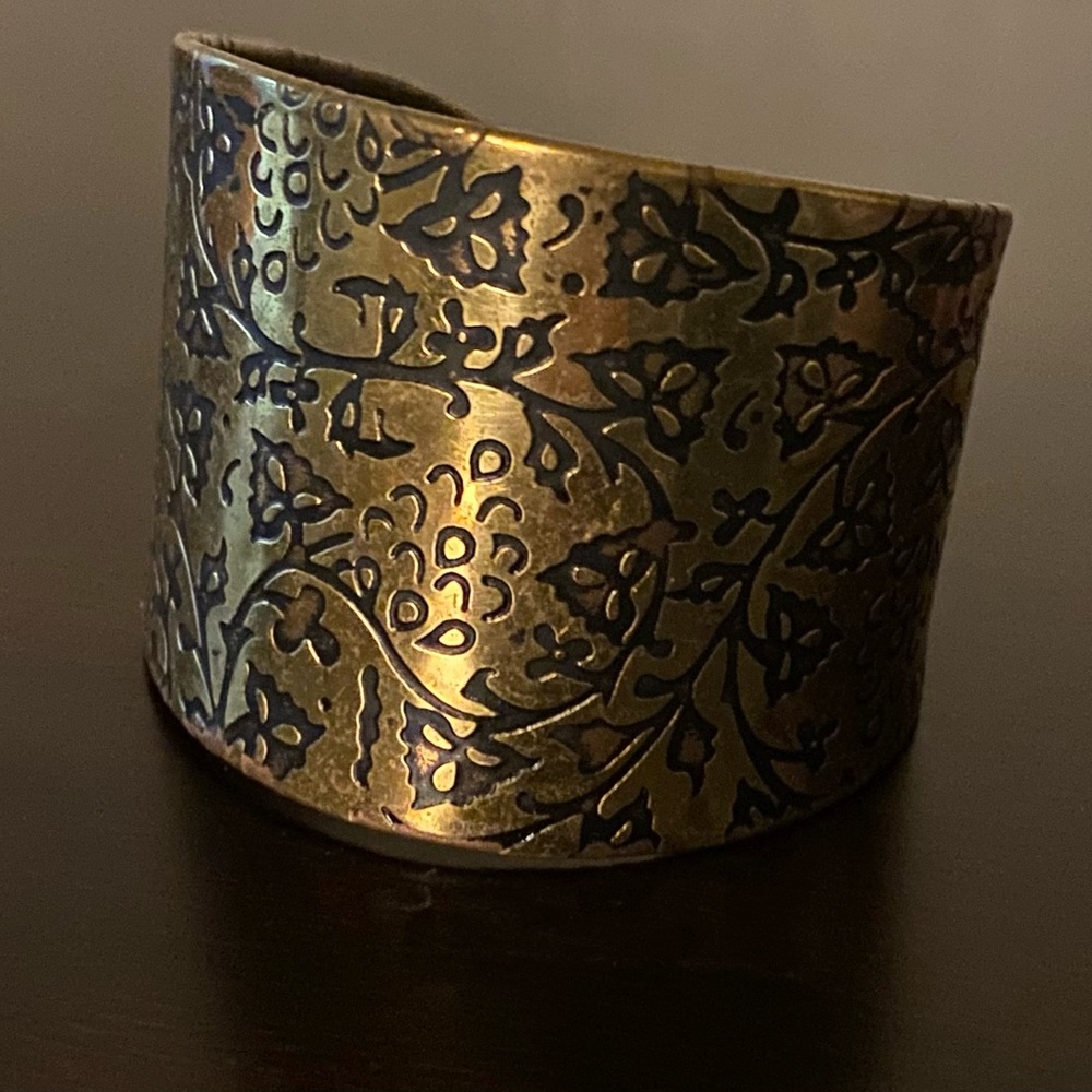 Vintage India Floral Engraved Wide Cuff Bracelet Gold Tone Boho Statement - Picture 2 of 6